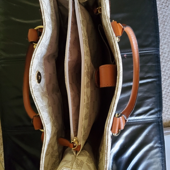 Michael Kors Women's purse 👜 - Picture 5 of 8